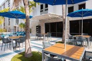 hampton inn miami airport west