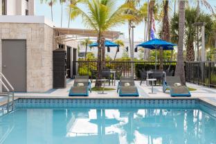 hampton inn miami airport west