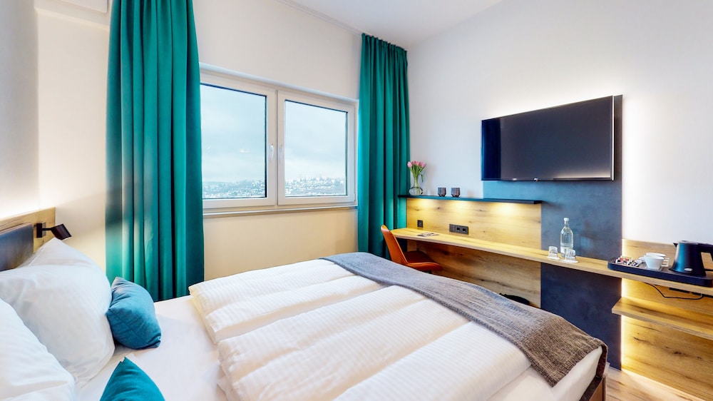 point 7 hotel