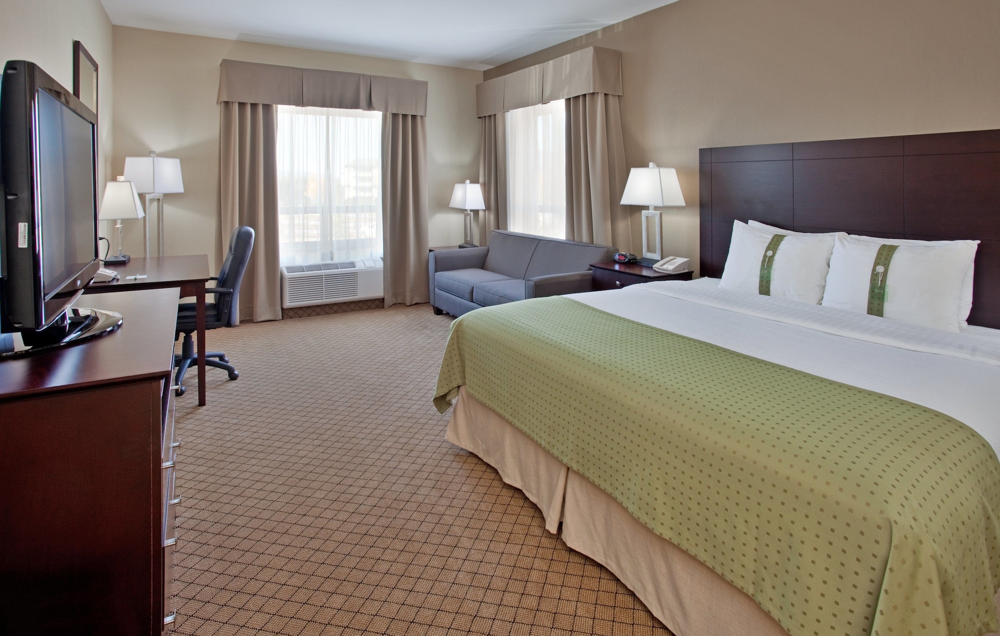 holiday inn hotel and suites kamloops by ihg