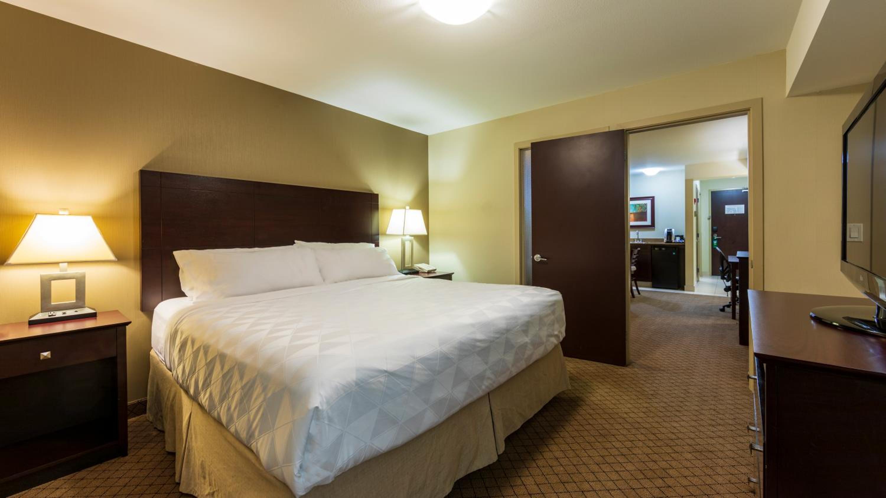 holiday inn hotel and suites kamloops by ihg