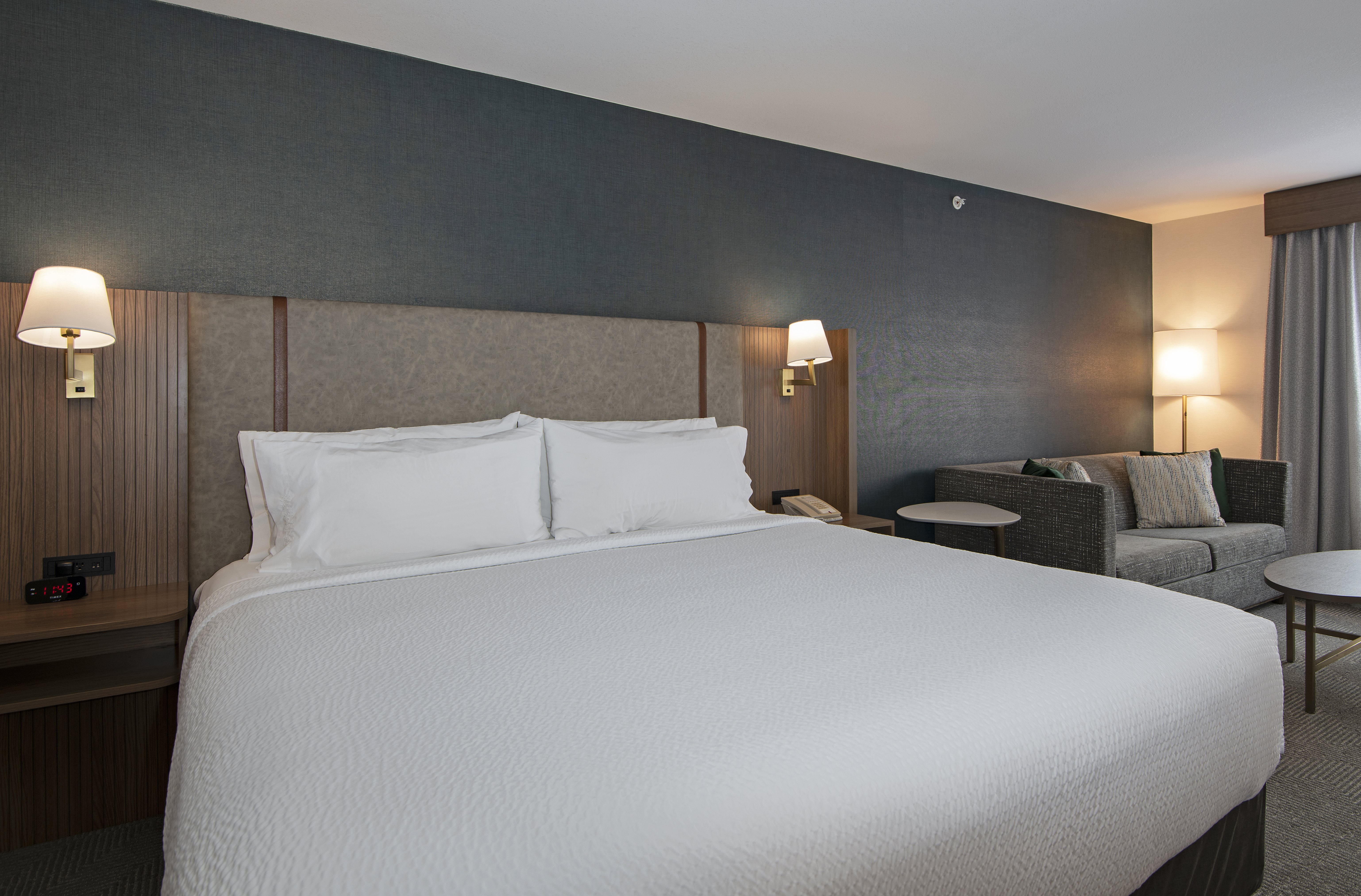 holiday inn hotel and suites kamloops by ihg