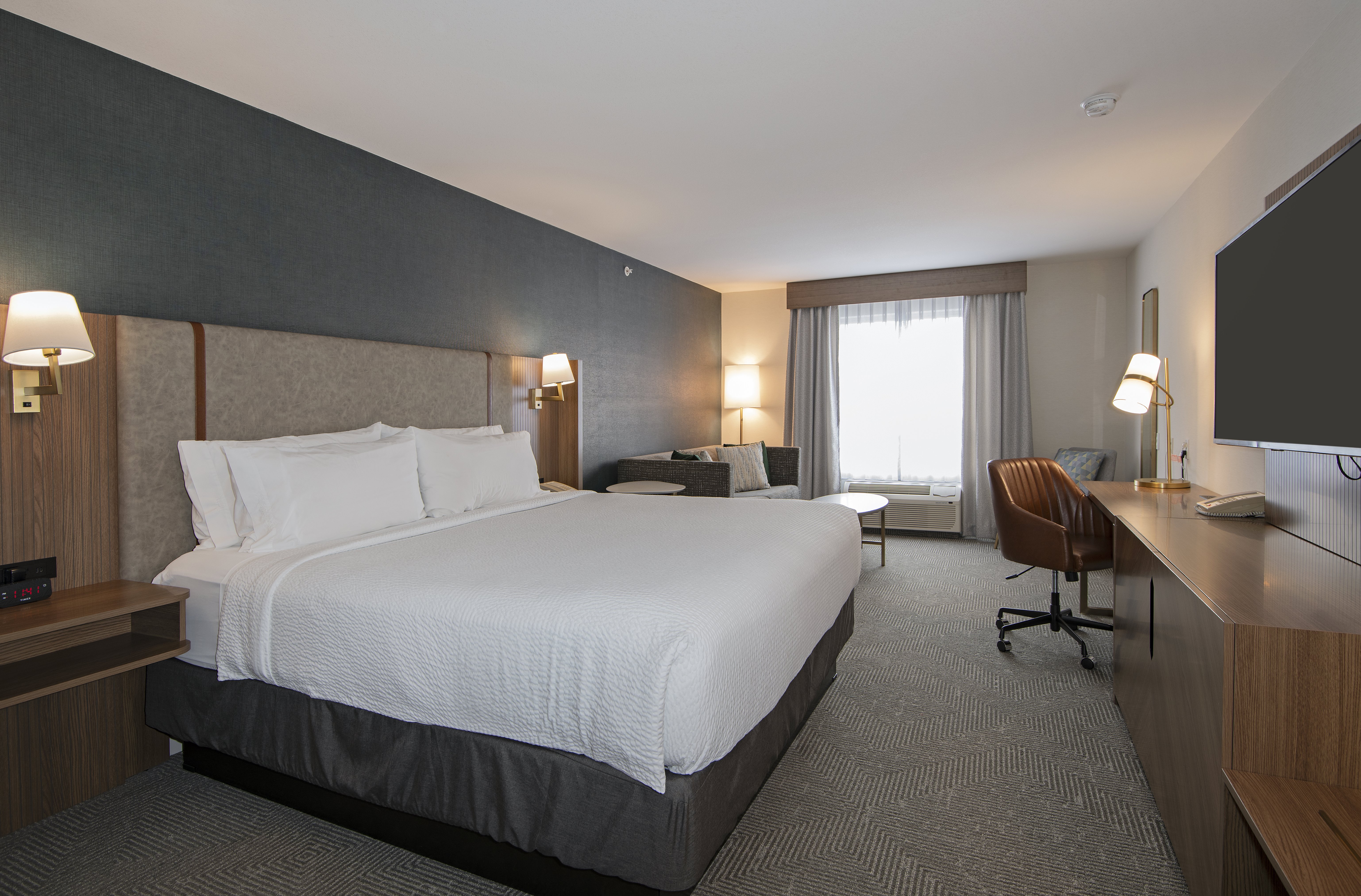 holiday inn hotel and suites kamloops by ihg