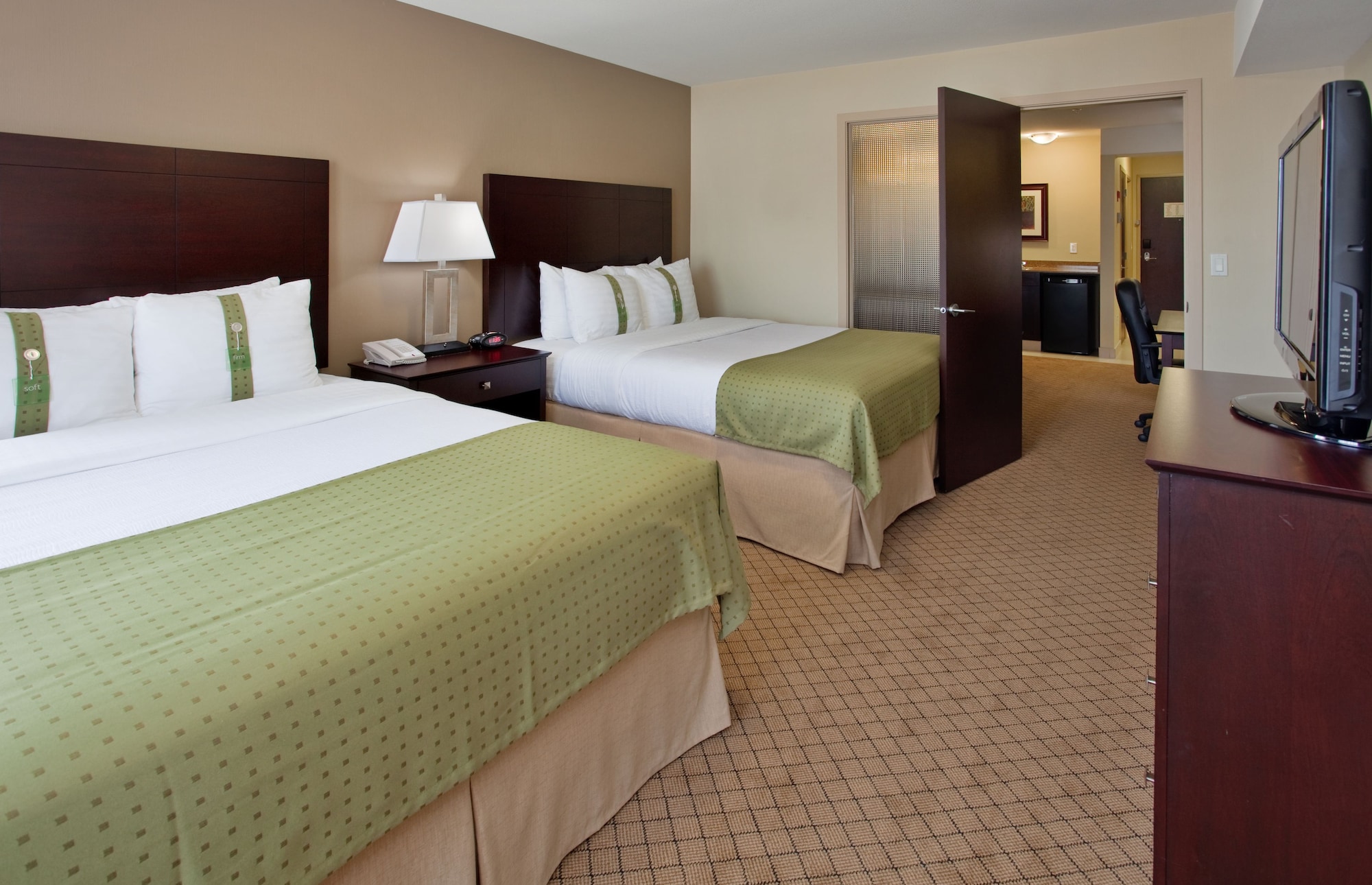 holiday inn hotel and suites kamloops by ihg