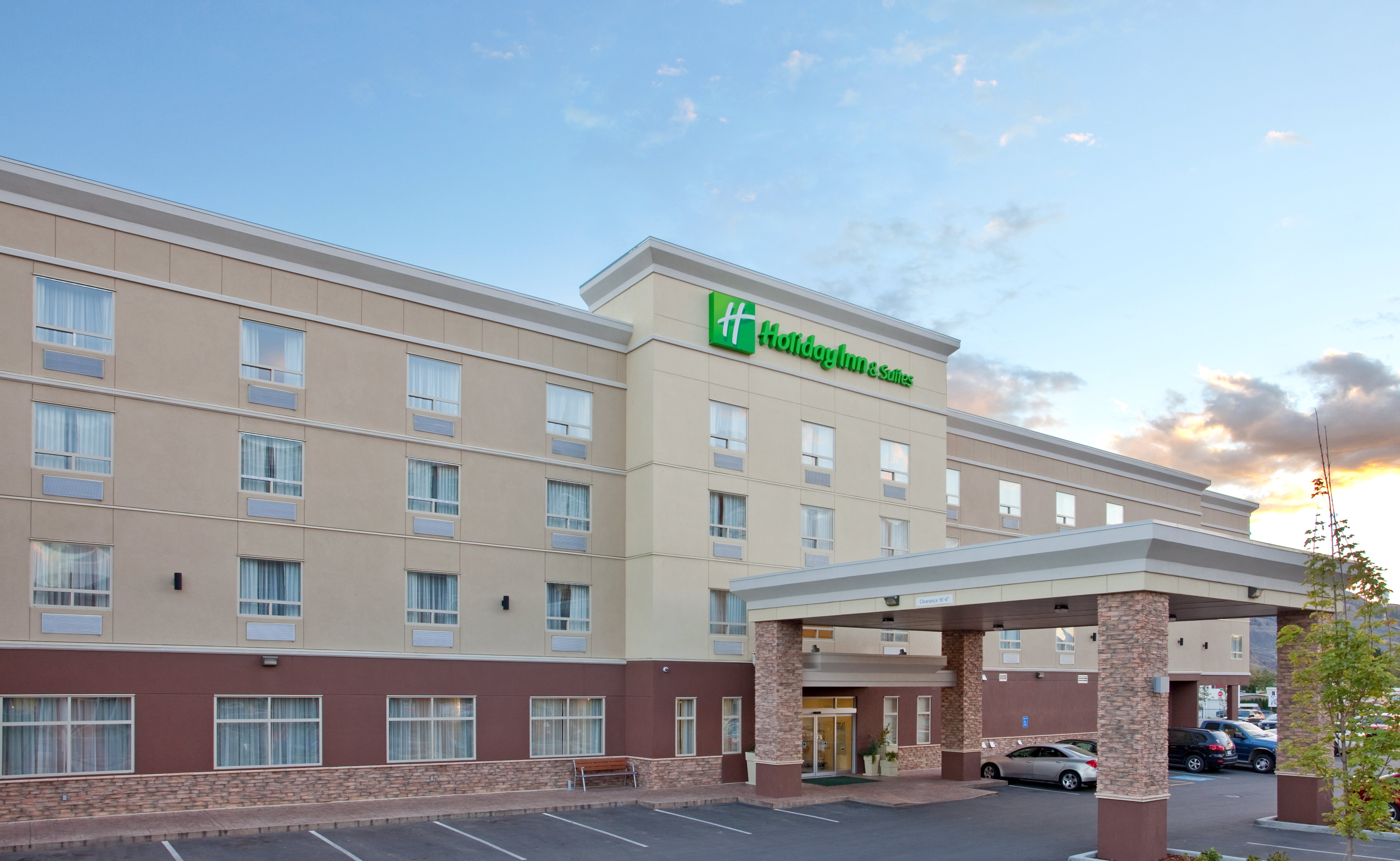 holiday inn hotel and suites kamloops by ihg