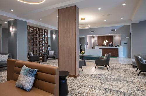 holiday inn hotel and suites kamloops by ihg