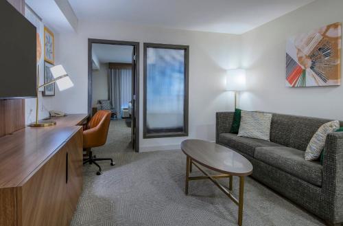 holiday inn hotel and suites kamloops by ihg