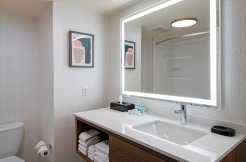holiday inn hotel and suites kamloops by ihg