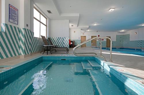 holiday inn hotel and suites kamloops by ihg
