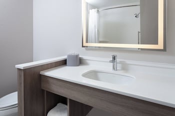 holiday inn express and suites reedsburg dells area