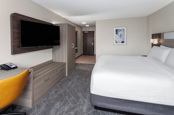 holiday inn express and suites reedsburg dells area