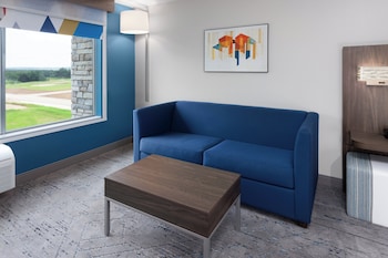 holiday inn express and suites reedsburg dells area