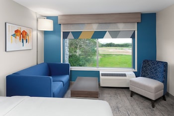 holiday inn express and suites reedsburg dells area