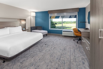 holiday inn express and suites reedsburg dells area