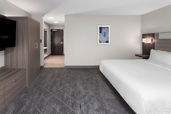holiday inn express and suites reedsburg dells area