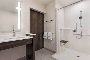 holiday inn express and suites rhinelander