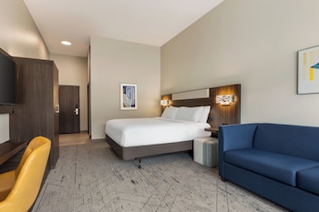 holiday inn express and suites rhinelander