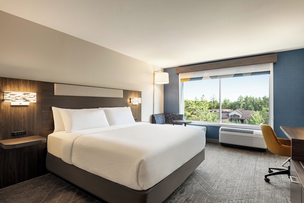 holiday inn express and suites rhinelander