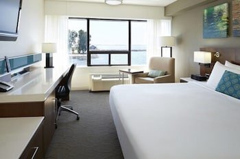 Delta Hotels By Marriott Kingston Waterfront,Kingston>>Frontenac Islands,4 star