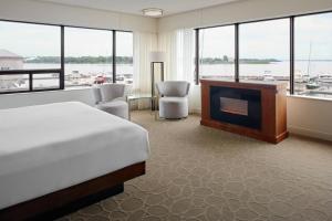 delta hotels by marriott kingston waterfront