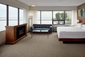 delta hotels by marriott kingston waterfront