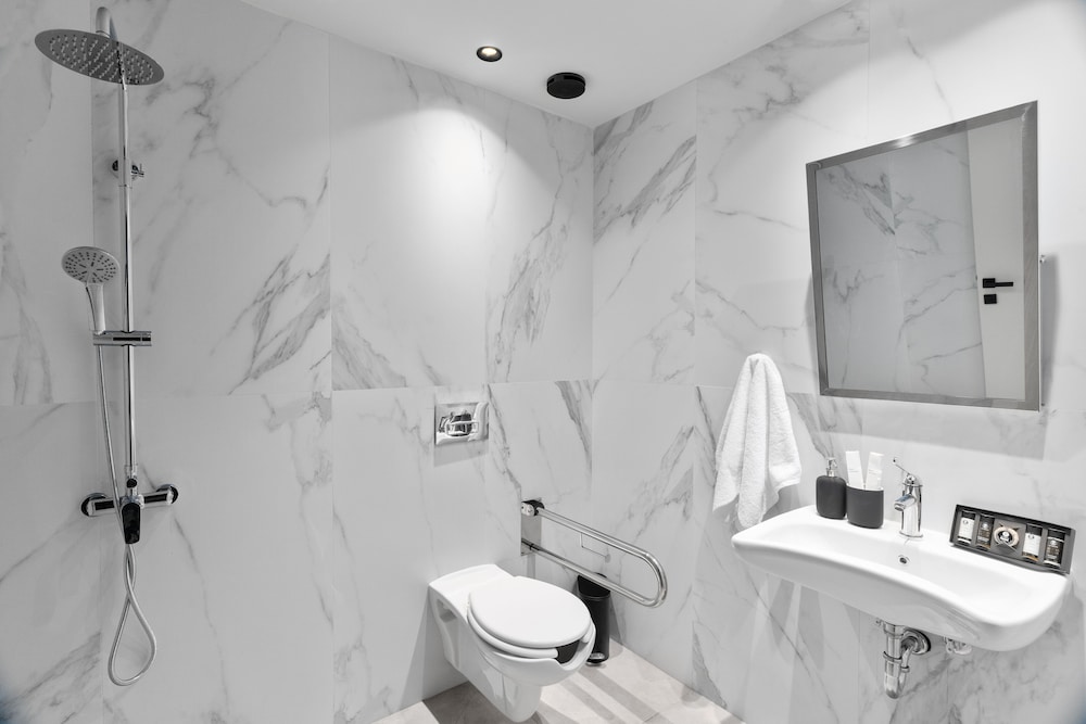 azur hotel volos