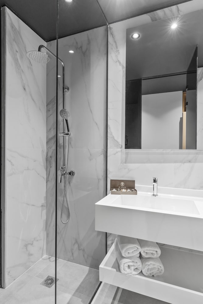 azur hotel volos