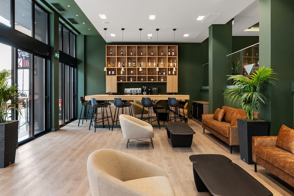 azur hotel volos