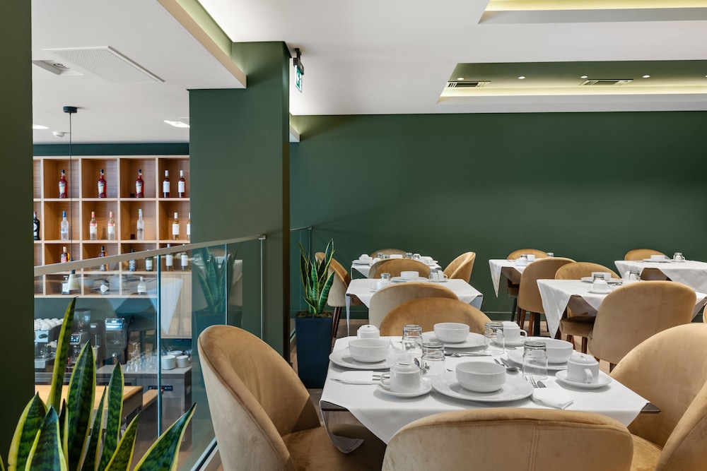 azur hotel volos