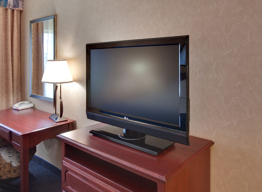 holiday inn express jamestown by ihg