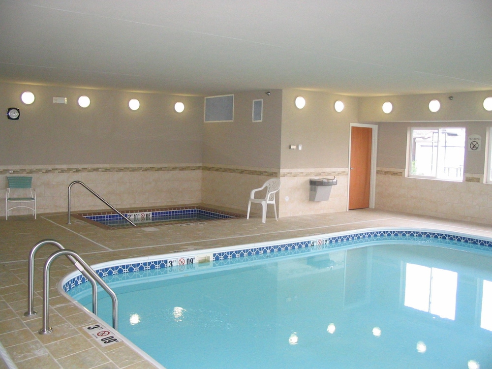 holiday inn express jamestown by ihg