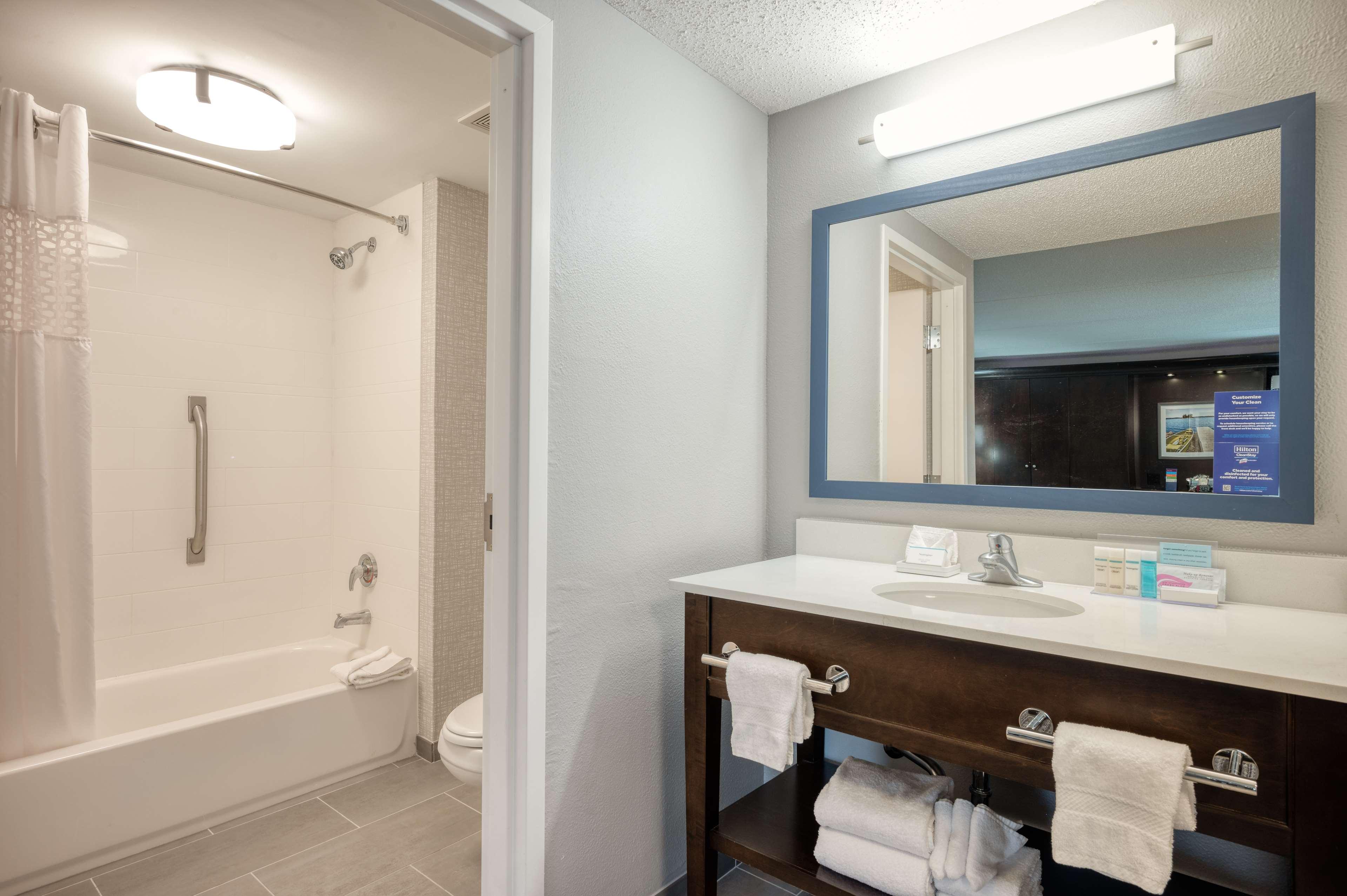 hampton inn janesville