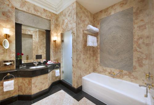 waldorf astoria jeddah qasr al sharq