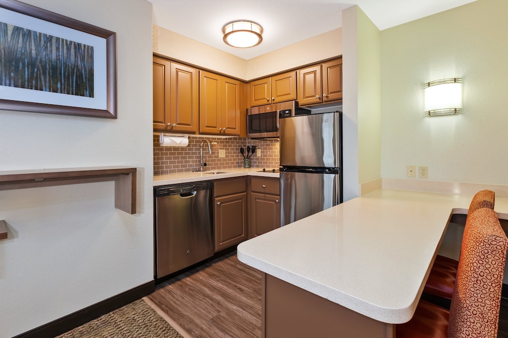 staybridge suites kalamazoo by ihg