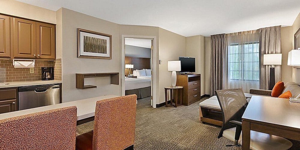 staybridge suites kalamazoo by ihg
