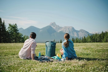 kananaskis mountain lodge autograph collection