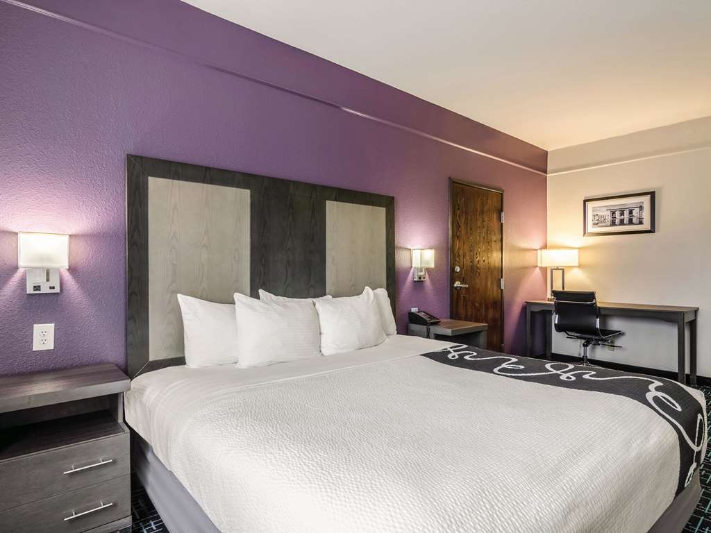 la quinta inn and suites by wyndham kansas city airport