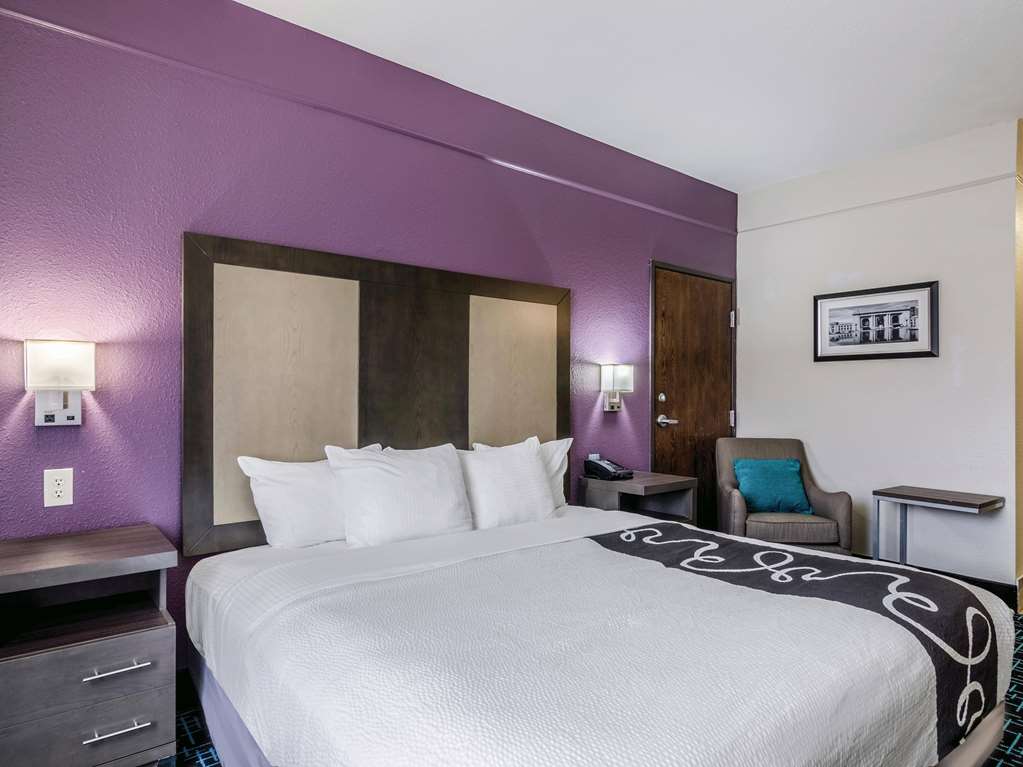 la quinta inn and suites by wyndham kansas city airport