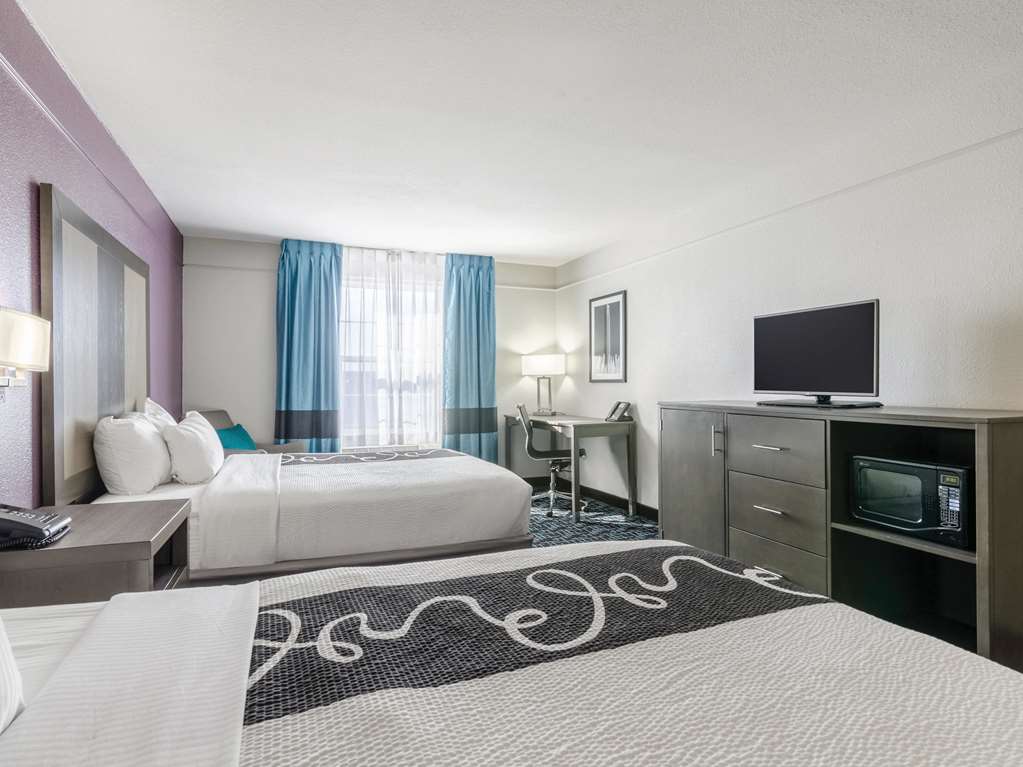 la quinta inn and suites by wyndham kansas city airport