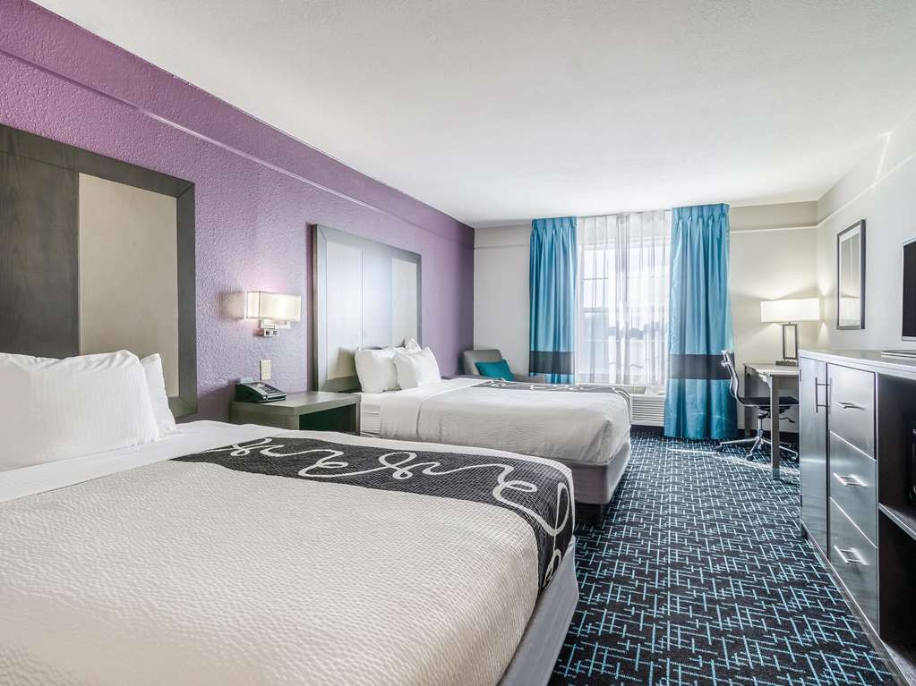 la quinta inn and suites by wyndham kansas city airport