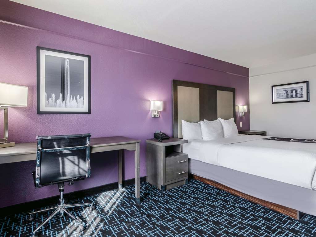 la quinta inn and suites by wyndham kansas city airport