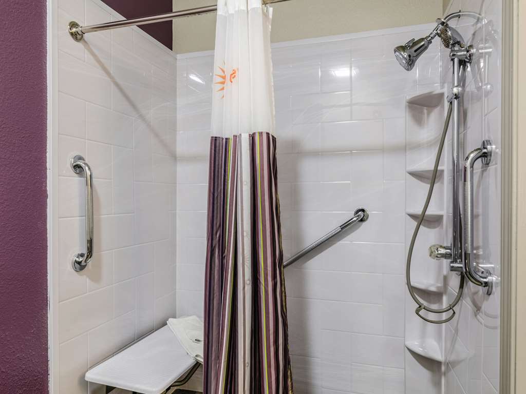 la quinta inn and suites by wyndham kansas city airport