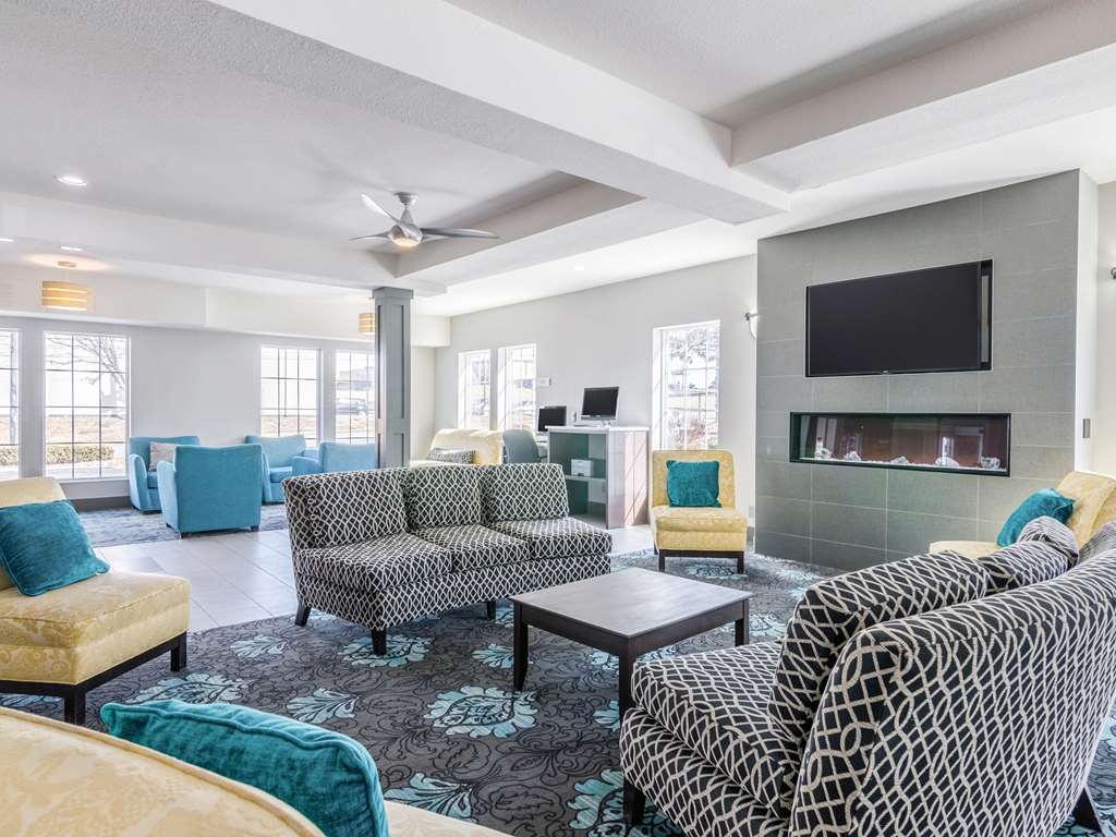 la quinta inn and suites by wyndham kansas city airport