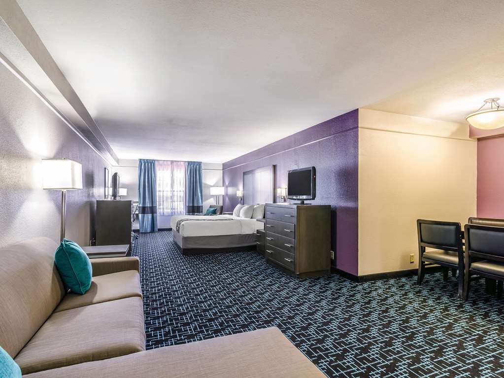 la quinta inn and suites by wyndham kansas city airport