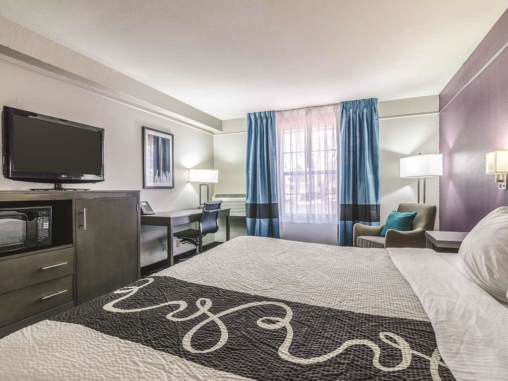 la quinta inn and suites by wyndham kansas city airport