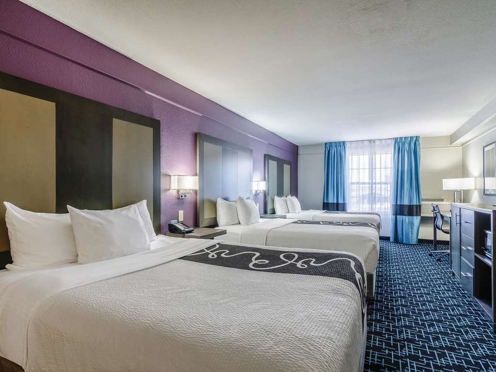 la quinta inn and suites by wyndham kansas city airport