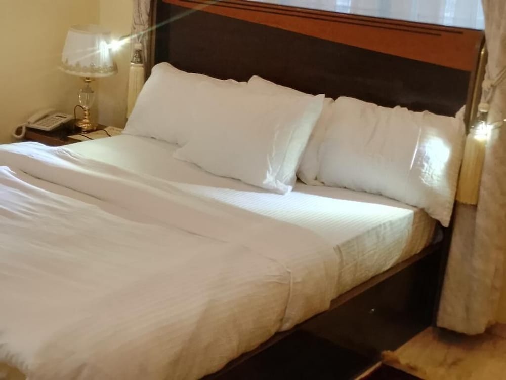 naptin executive hotel and suites