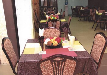 naptin executive hotel and suites