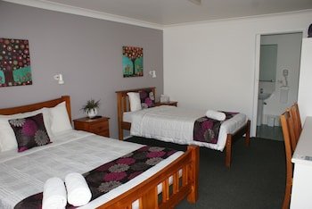 Karuah Riverside Motel,Cowra>>Byron Bay,4 star