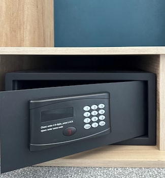 best western 11bauer paris st ouen